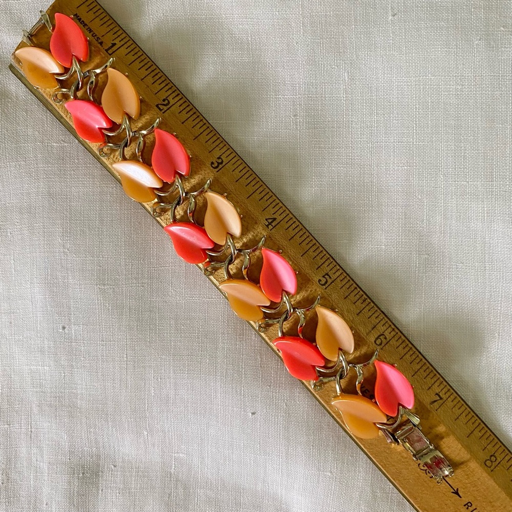 Vintage Leaf Bracelet Thermoset Heart Shape Orange Butterscotch Silvertone - Picture 8 of 12